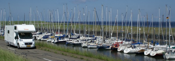 Kelgin Camper (Family XL 66) bij jachthaven Colijnsplaat